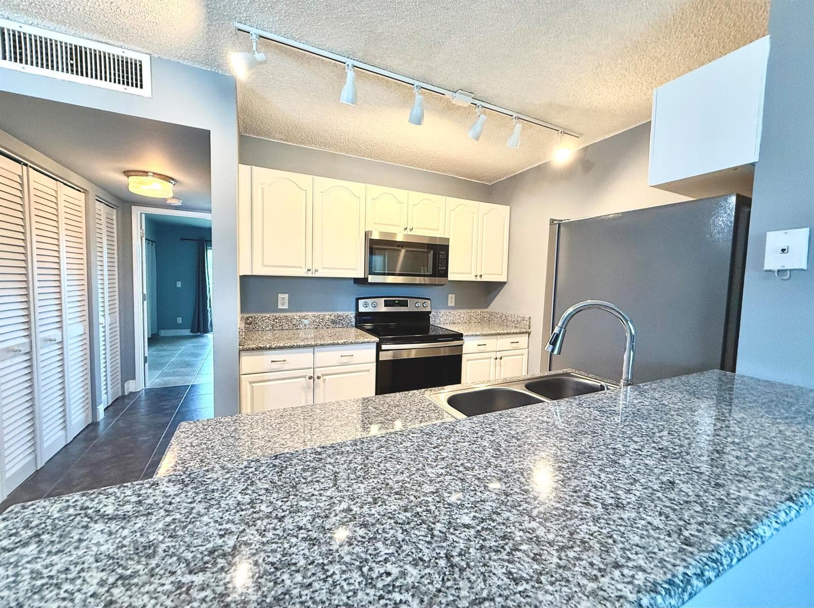 1625 Meadows Circle W, Boynton Beach FL 33436, Boynton Beach rental property