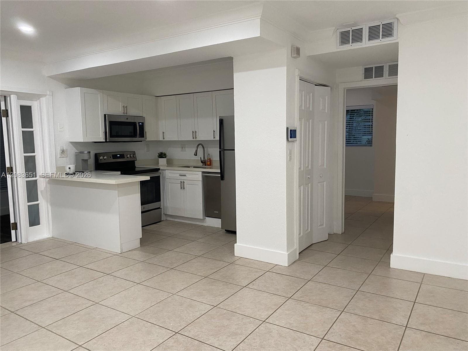 1 Edgewater Dr + DEN # 103, Coral Gables FL 33133, Coral Gables rental property